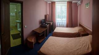 Отель Галант Отель Борисполь Двухместный номер с 2 отдельными кроватями и ванной комнатой-4