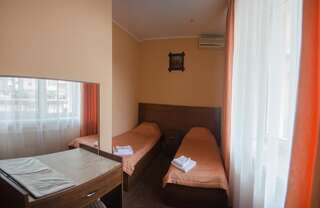 Отель Галант Отель Борисполь Двухместный номер с 2 отдельными кроватями и ванной комнатой-6