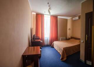 Отель Галант Отель Борисполь Двухместный номер эконом-класса с 1 кроватью и общей ванной комнатой-1