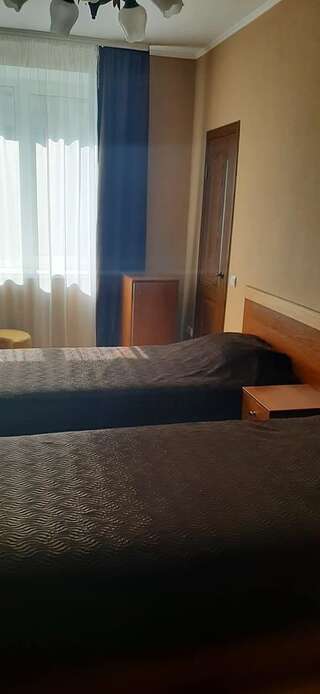 Отель Галант Отель Борисполь Двухместный номер с 2 отдельными кроватями и ванной комнатой-3